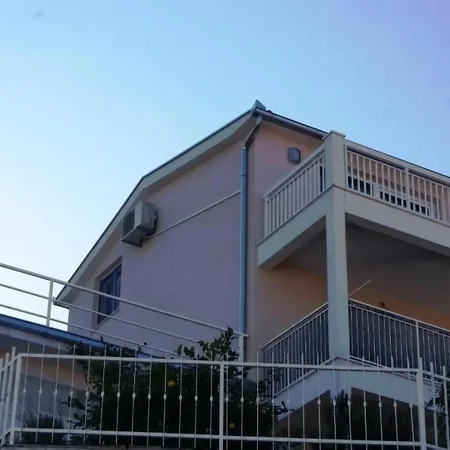 Erdgeschosswohnung Mit Terrasse Und Meerblick Trogir